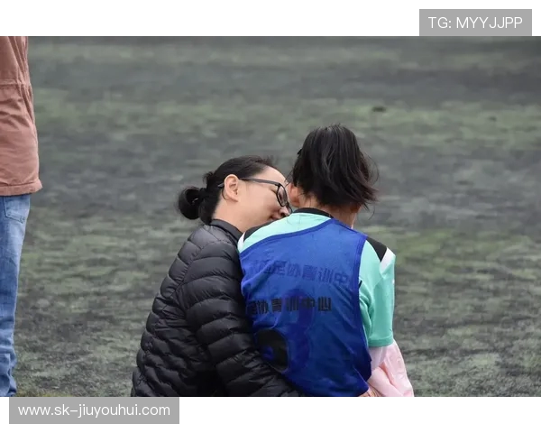 和孩子一起看足球赛，感受激情与欢乐的亲子时光